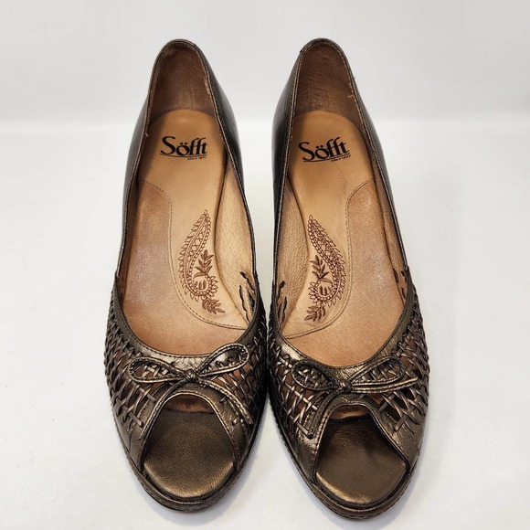 Sofft Womens Metallic Gold Leather Pumps Heels Size 9 M Peep Toe Woven Comfort - Picture 2 of 8